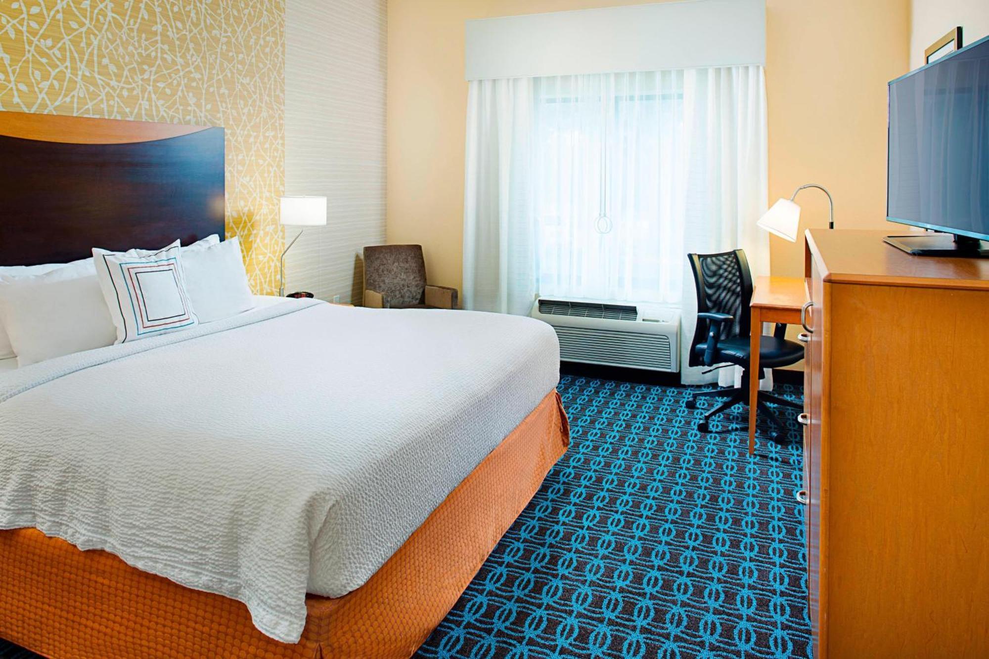 Hotel Fairfield & By Marriott Seaworld / Westover Hills 3*
